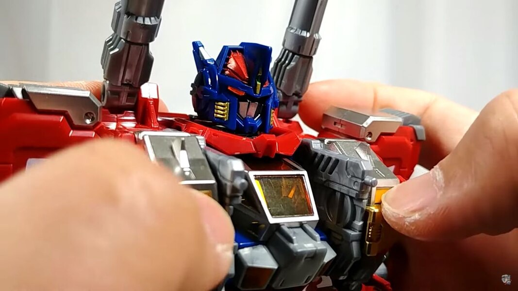 Diaclone DA 65 Battle Convoy V Max In Hand Review  (52 of 57)